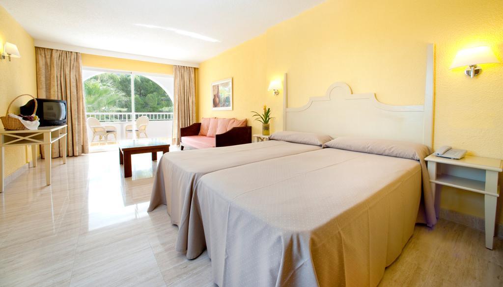 Grupotel Ibiza Beach Resort - Adults Only Пуртинач Номер фото